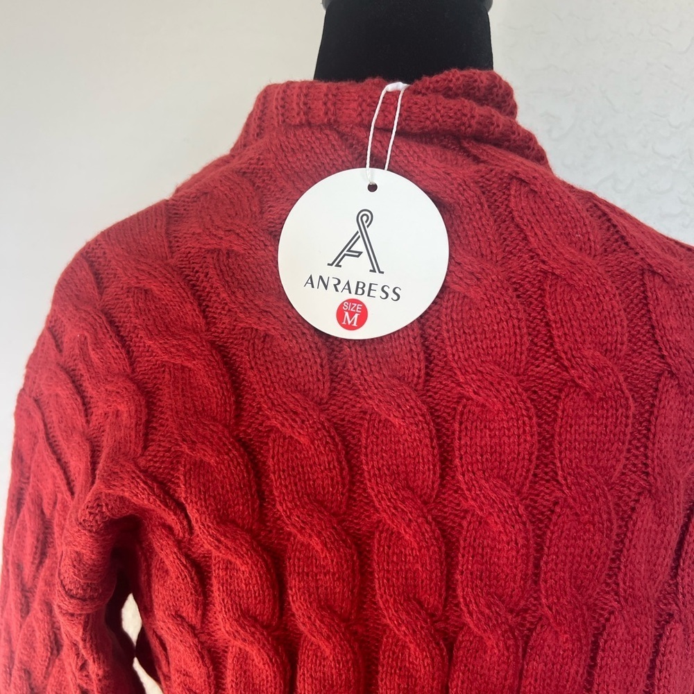 Women's Red Cable Knit Cardigan caja 5 - Picture 3 of 3